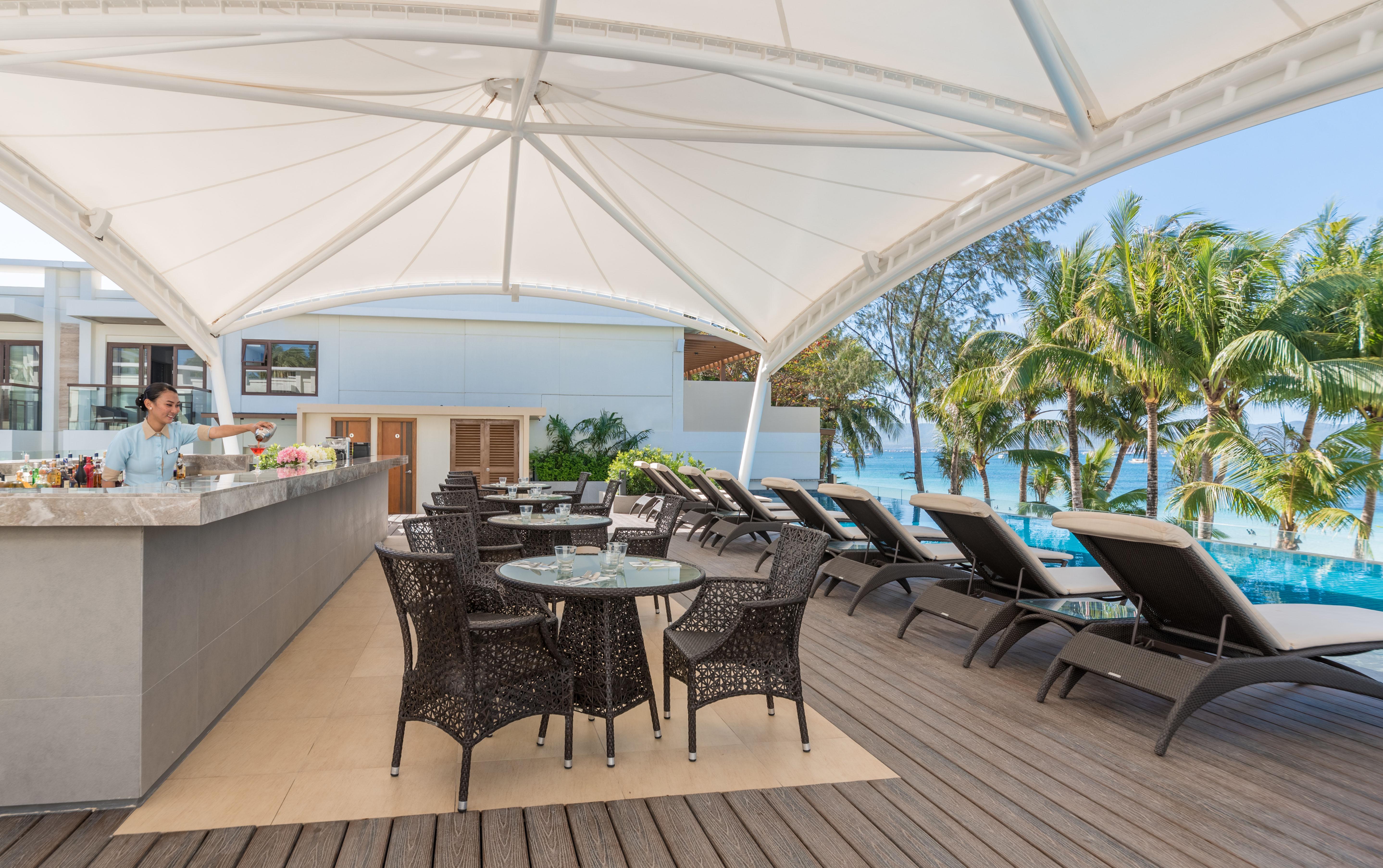 Henann Palm Beach Resort Balabag  Exterior foto